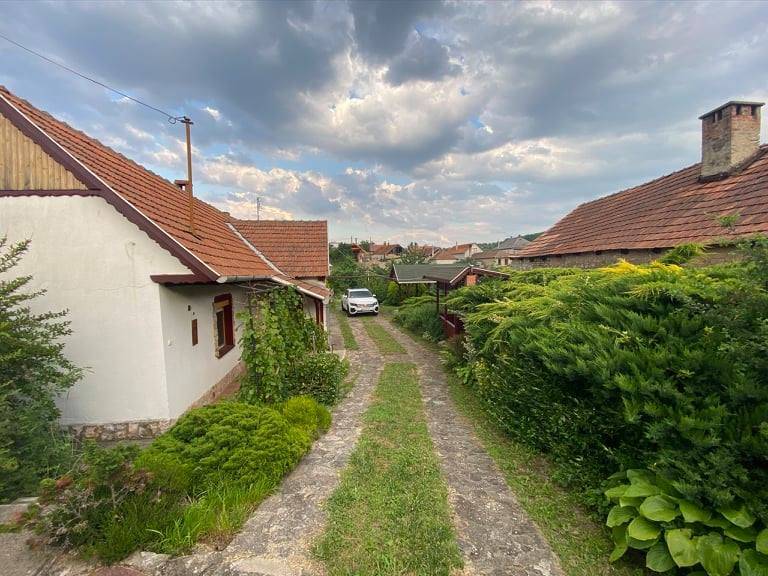 Rodinný 3izbový dom Mád - 2