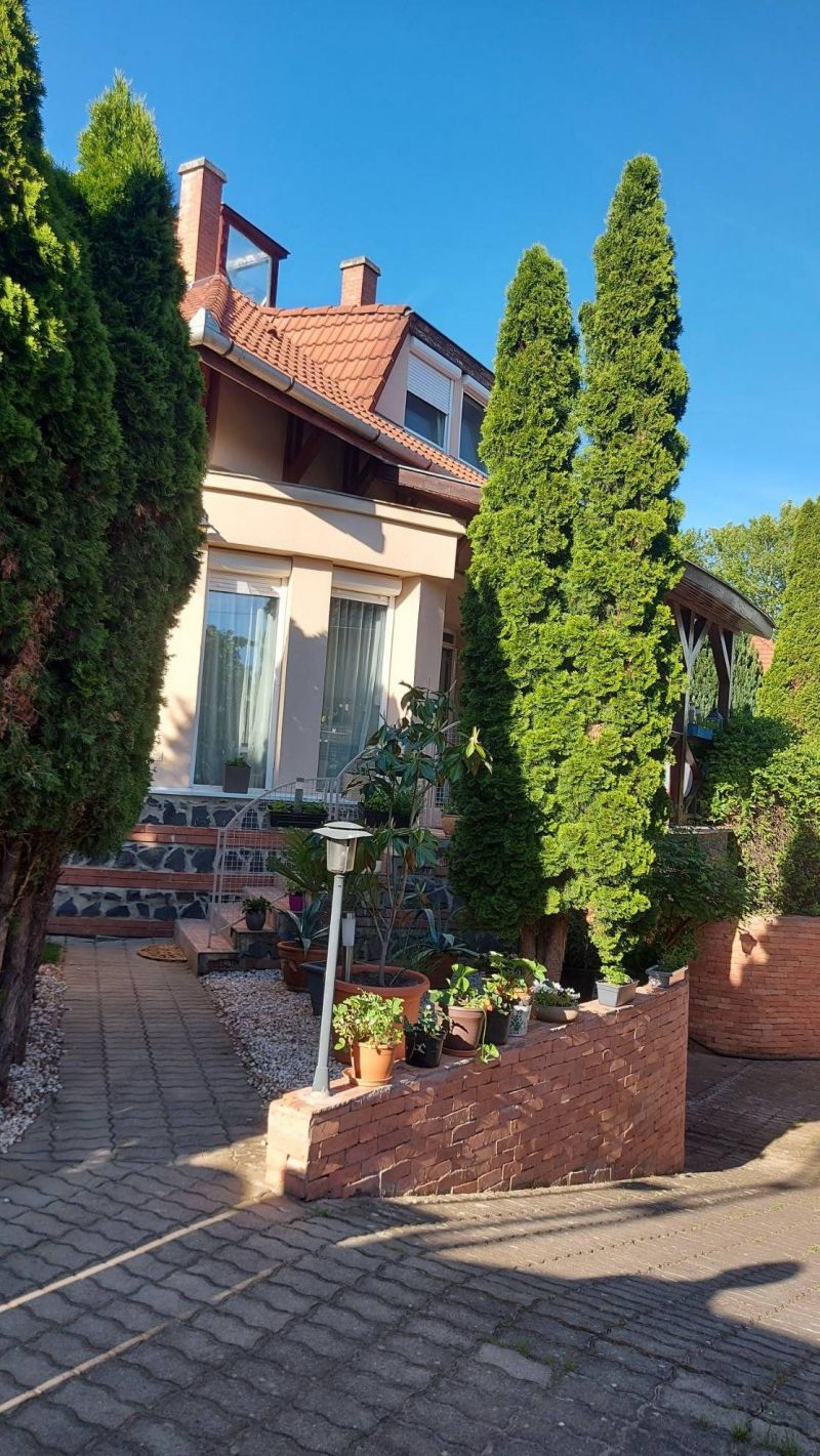 Luxusný Rodinný 5 izbový dom Nyíregyháza-Maďarsko - 1
