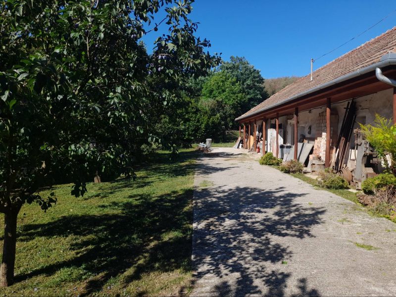 Rodinný dom typ gazdovský -Garadna - 2