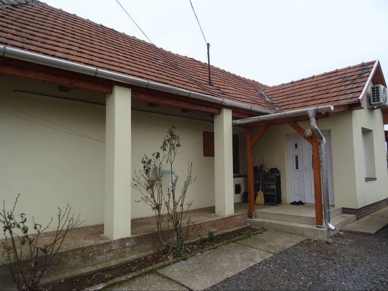 REZERVOVANÉ 3 - izbový Rodinný dom Encs, Maďarsko - 1