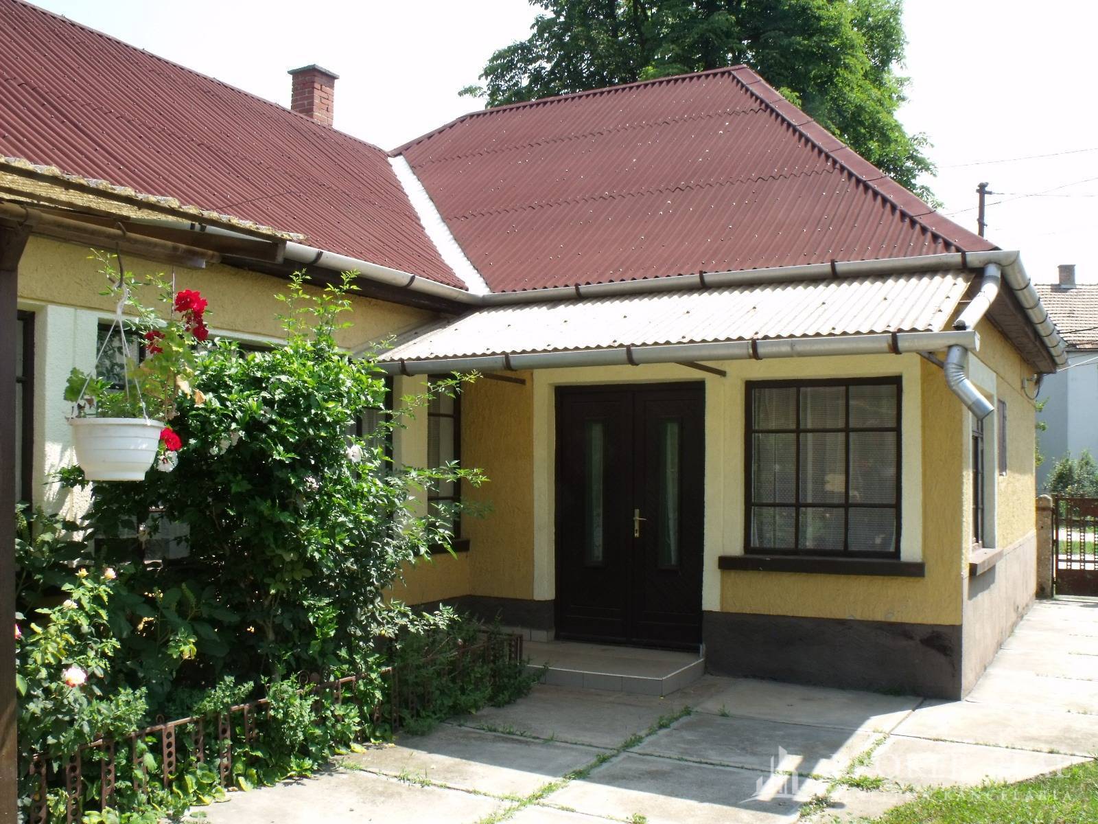 4 - izbový rodinný dom, Maďarsko